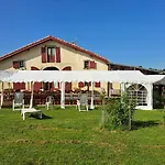 Domaine Baraque Semesterbostad *