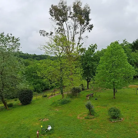 בית נופש Domaine Baraque Pouillon