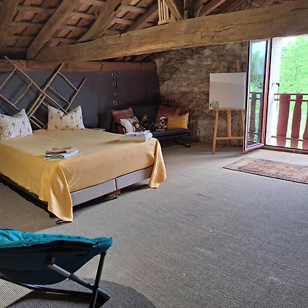 בית נופש Domaine Baraque Pouillon